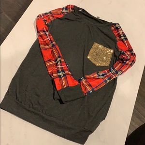 Cute long sleeve with gold pocket